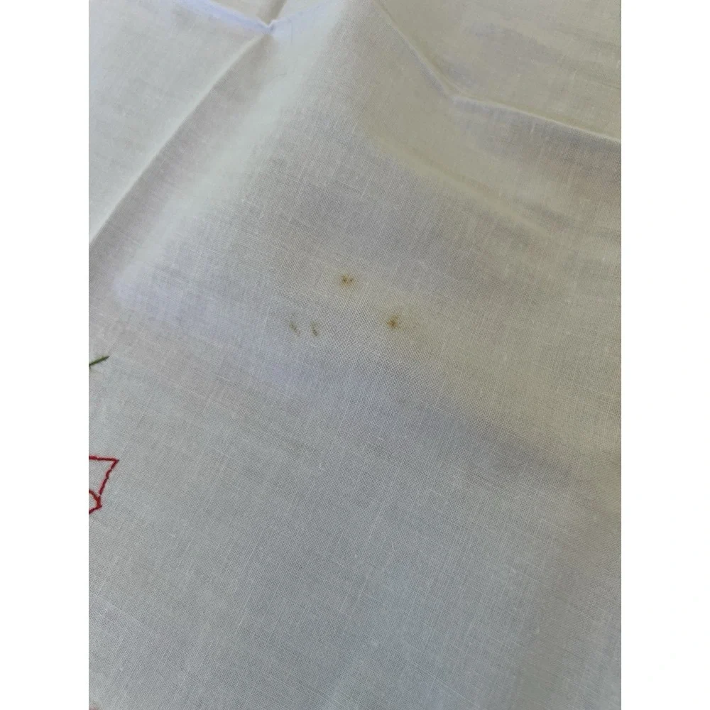 VINTAGE HAND EMBROIDERED CHRISTMAS TABLECLOTH Set W/12 Napkins 72X 108
